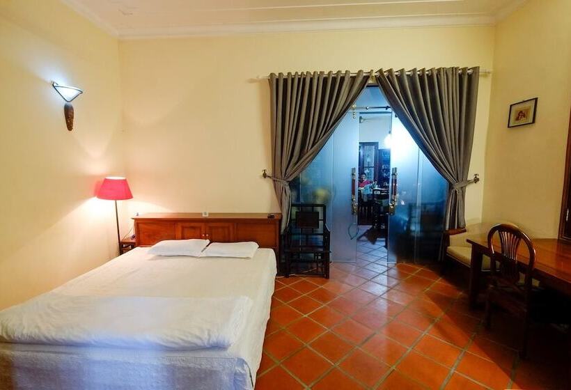 پانسیون Frenchstyled House