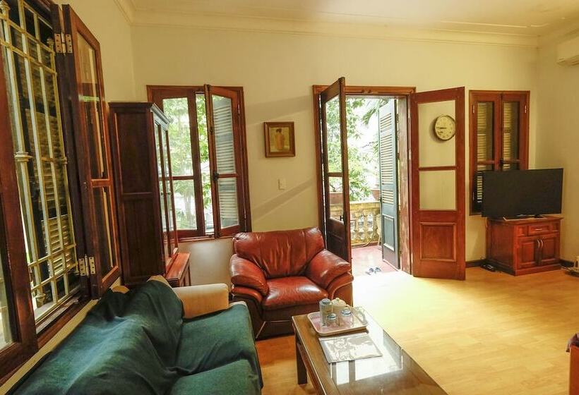 پانسیون Frenchstyled House