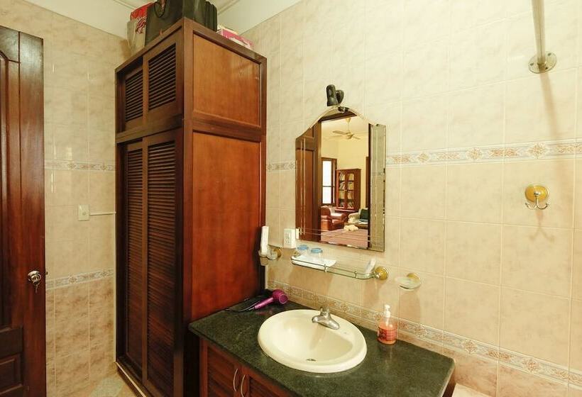 پانسیون Frenchstyled House