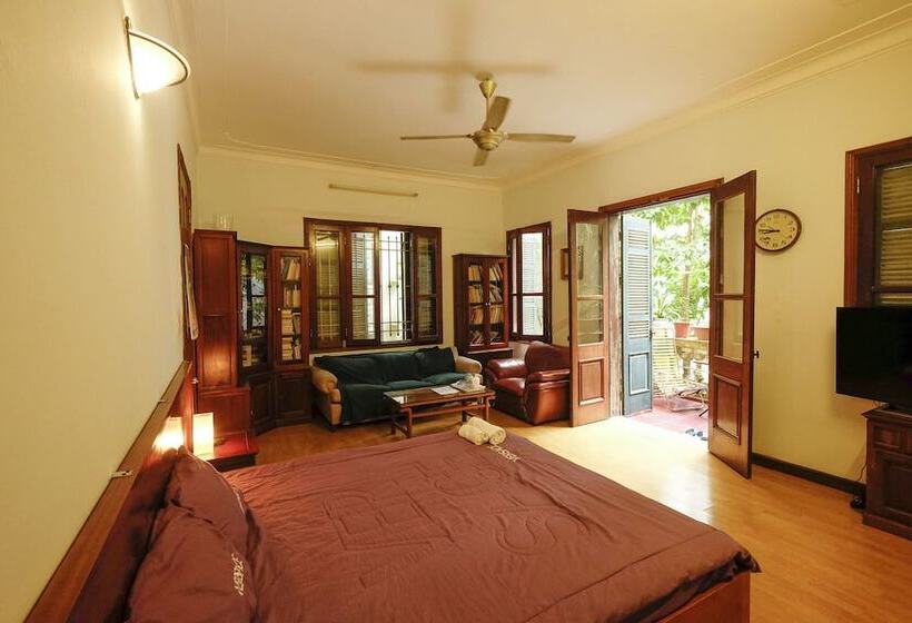 پانسیون Frenchstyled House