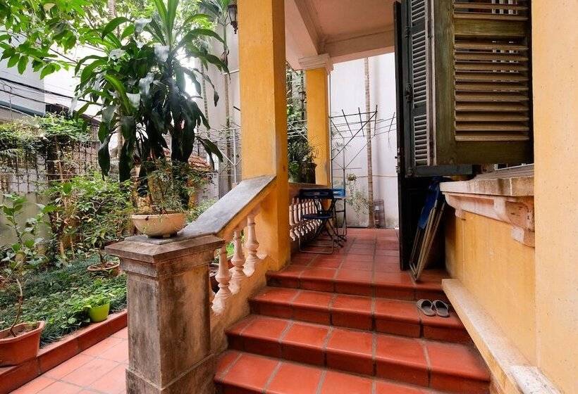 پانسیون Frenchstyled House