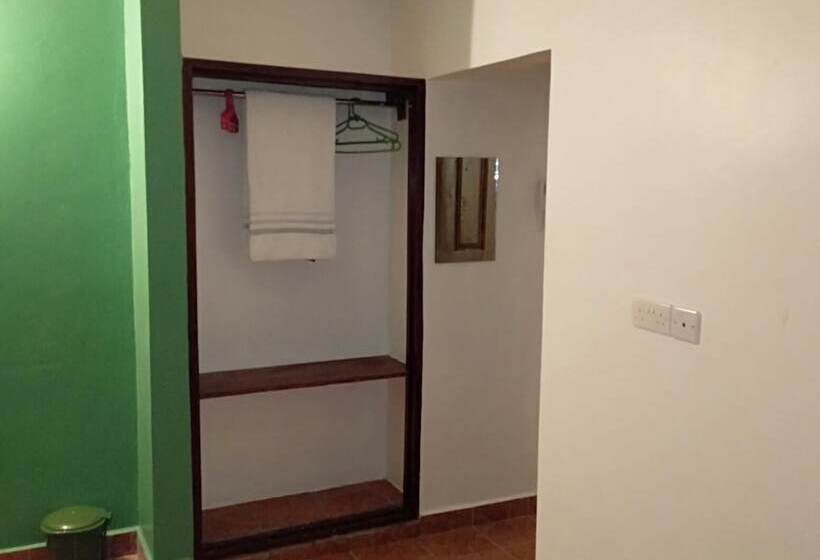 پانسیون Mali Guest House