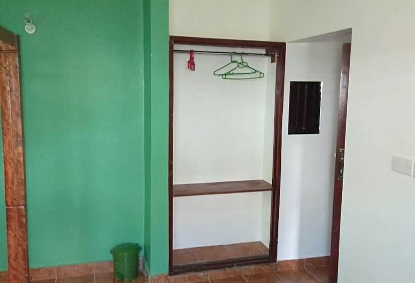 پانسیون Mali Guest House