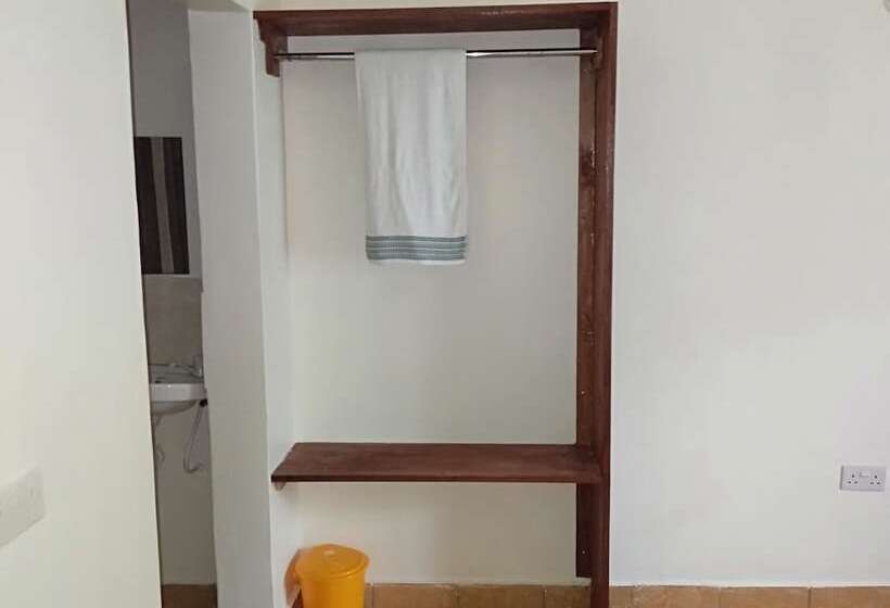 پانسیون Mali Guest House