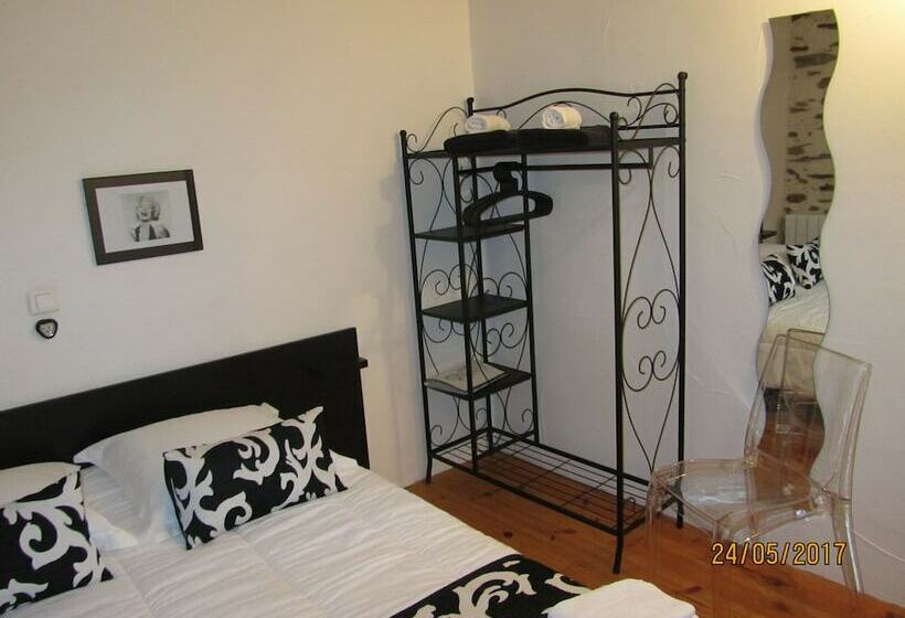 ベッドアンドブレックファースト Chambres D Hôtes Auberg Inn