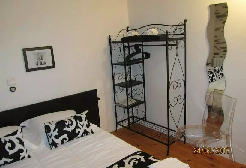 Aamiaismajoitus (B&B) Chambres D Hôtes Auberg Inn