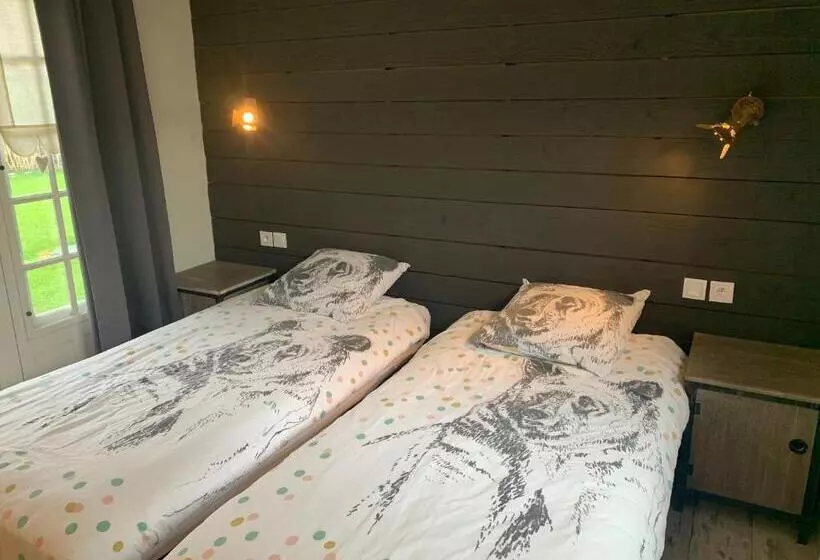 Aamiaismajoitus (B&B) La Tanière Des Ours