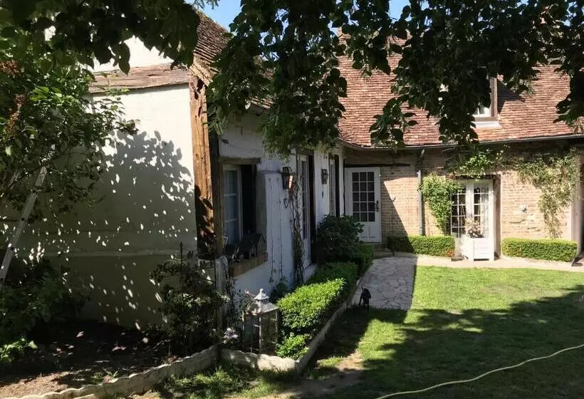 Aamiaismajoitus (B&B) La Tanière Des Ours