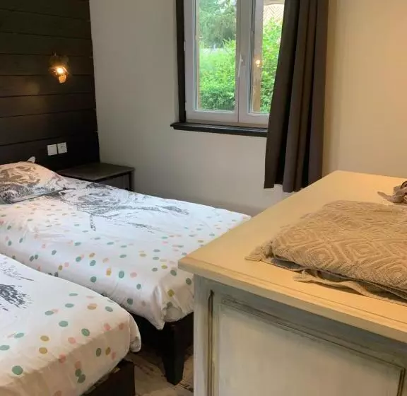 Aamiaismajoitus (B&B) La Tanière Des Ours