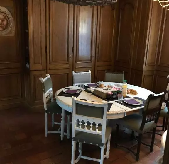 Aamiaismajoitus (B&B) La Tanière Des Ours