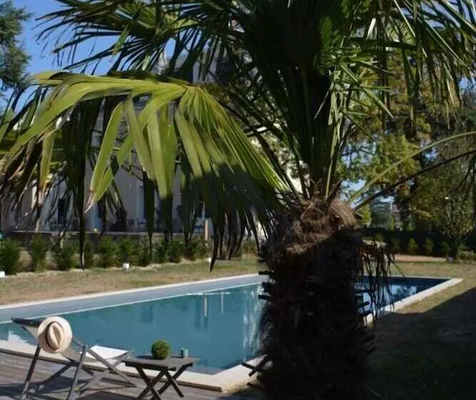 ベッドアンドブレックファースト Le Celadon