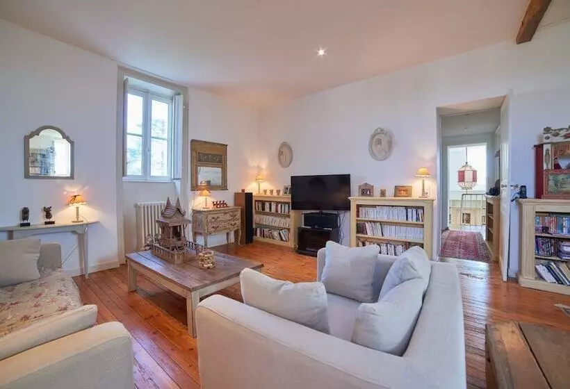 ベッドアンドブレックファースト Le Celadon