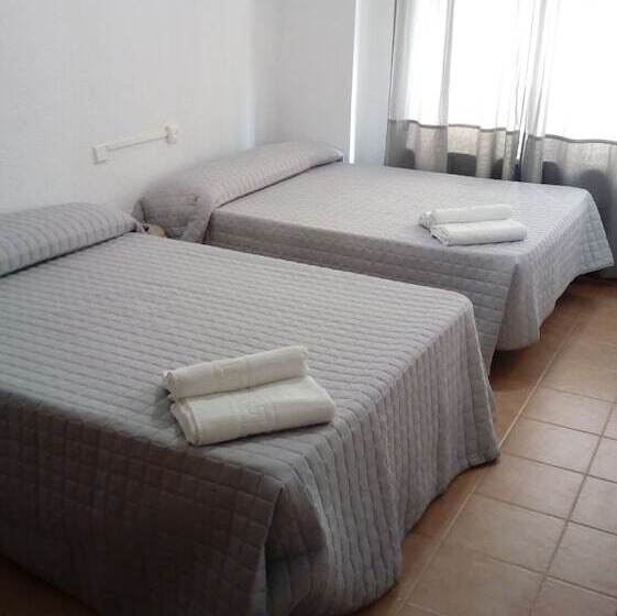 مسافرخانه Plaza De Espana