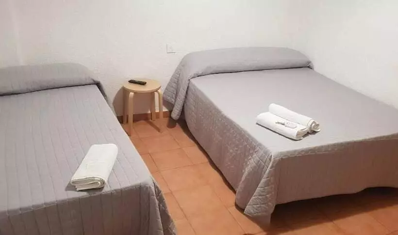 مسافرخانه Plaza De Espana