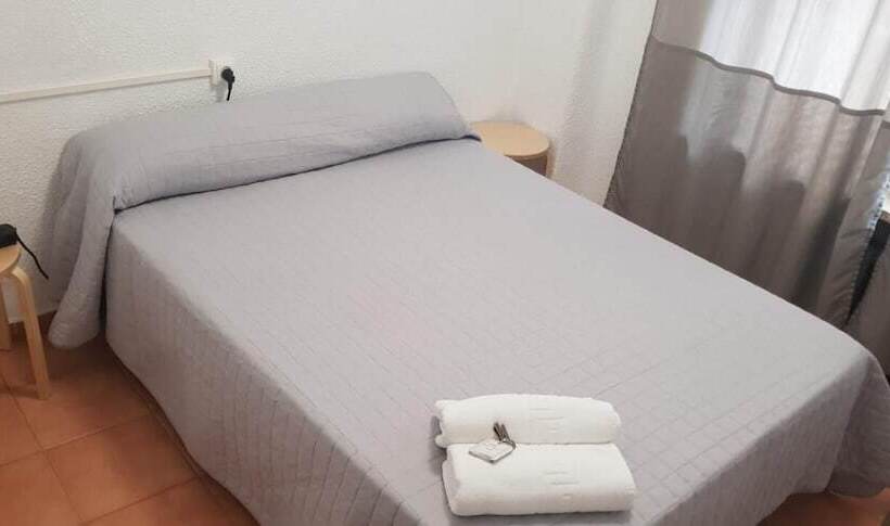 مسافرخانه Plaza De Espana