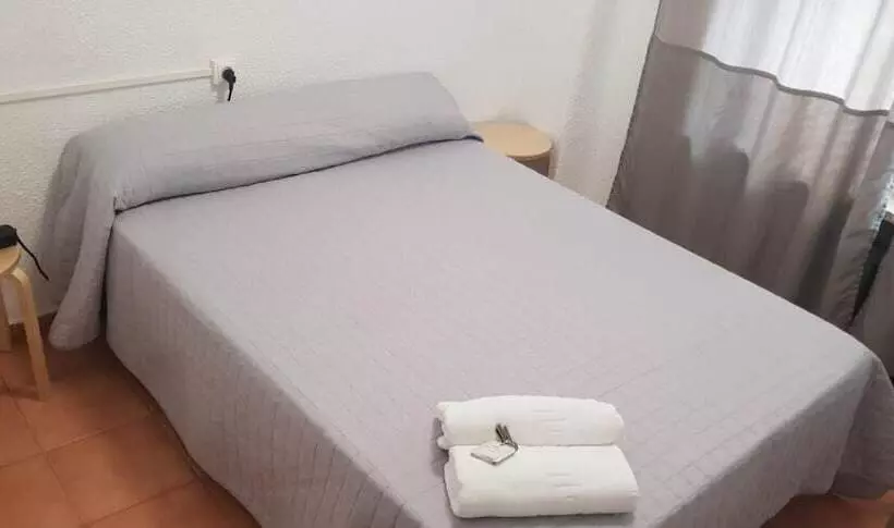 مسافرخانه Plaza De Espana