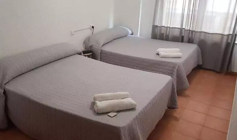 مسافرخانه Plaza De Espana