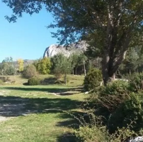 ホテル Camping Rcn Les Collines De Castellane