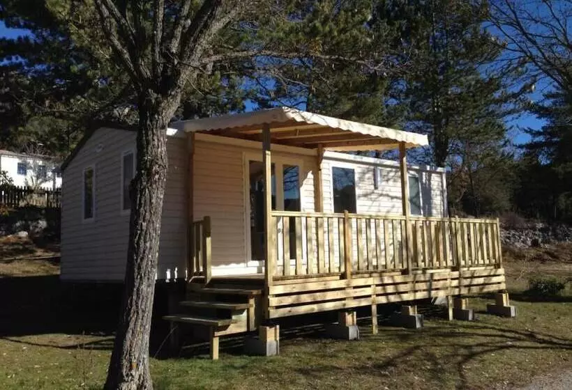 ホテル Camping Rcn Les Collines De Castellane