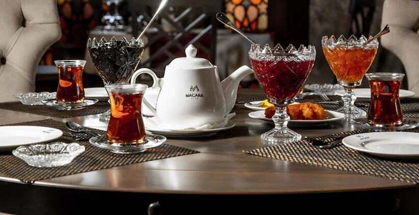 هتل Macara Sheki City