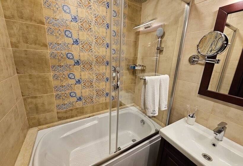 هتل Macara Sheki City