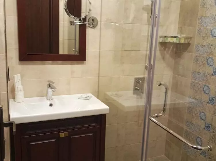 هتل Macara Sheki City