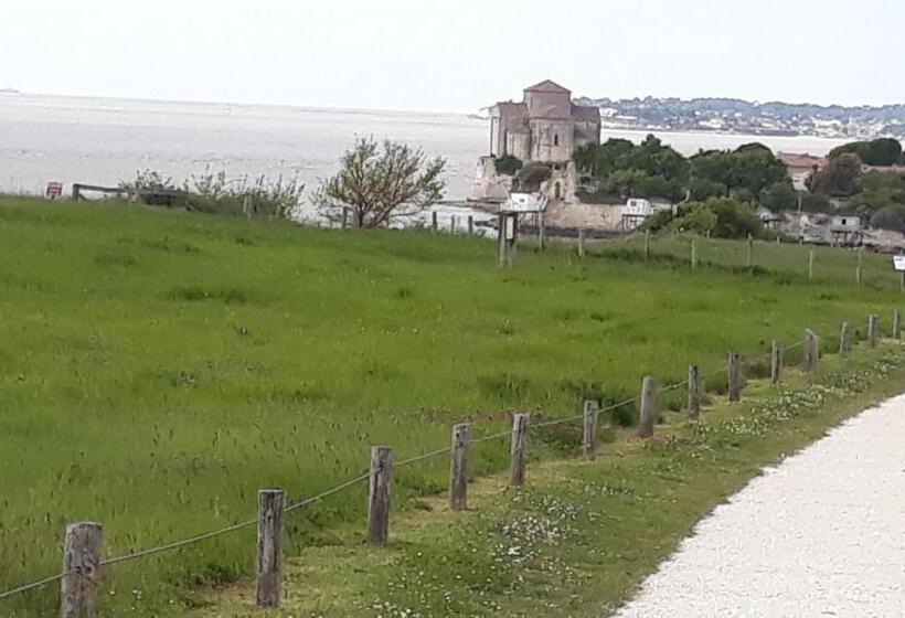 פנסיון Logis De Chenac   Chambres Et Table D Hôtes