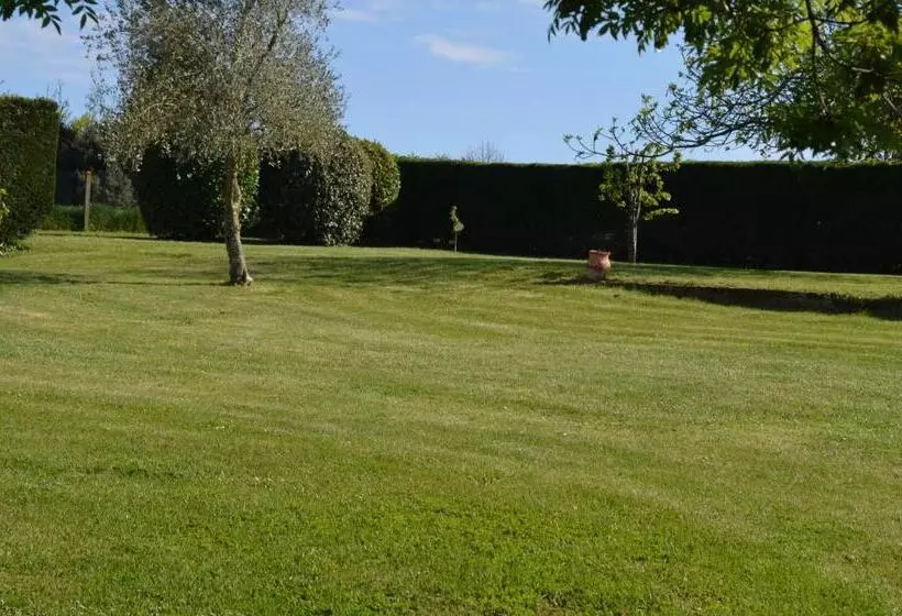 Majatalo Logis De Chenac   Chambres Et Table D Hôtes