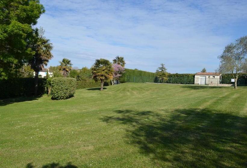 פנסיון Logis De Chenac   Chambres Et Table D Hôtes