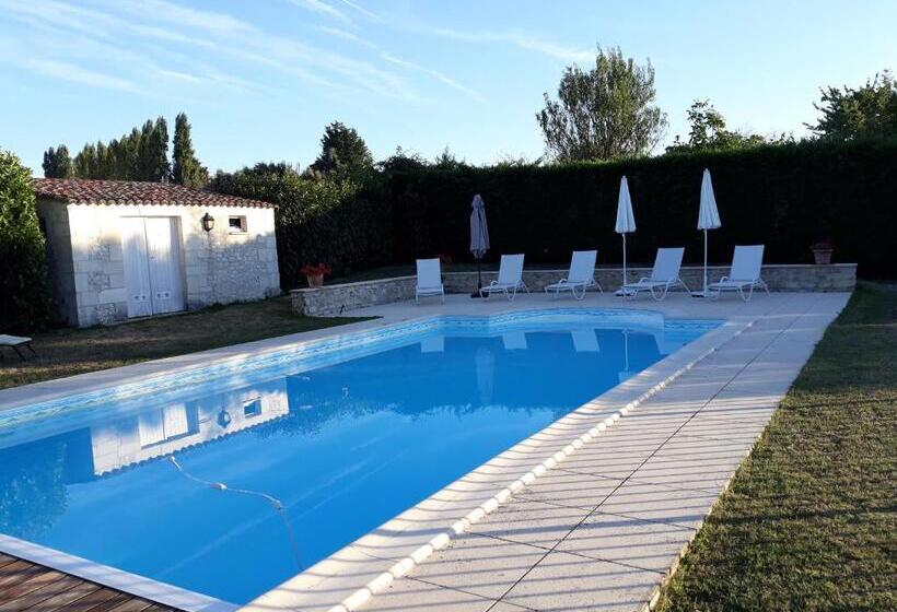 פנסיון Logis De Chenac   Chambres Et Table D Hôtes