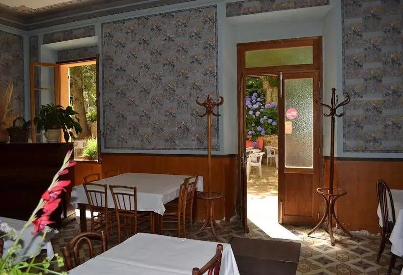 Hotelli Hôtel Beau Séjour