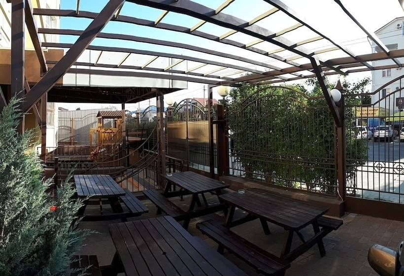 בית מלון כפרי Starinny Tallin