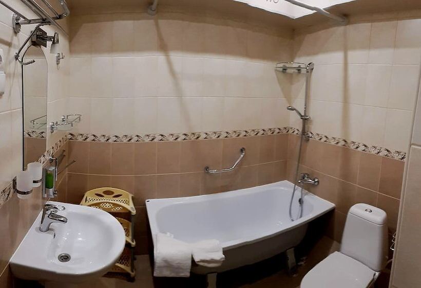 בית מלון כפרי Starinny Tallin