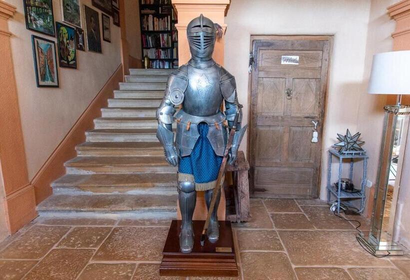 פנסיון Château De Pramenoux