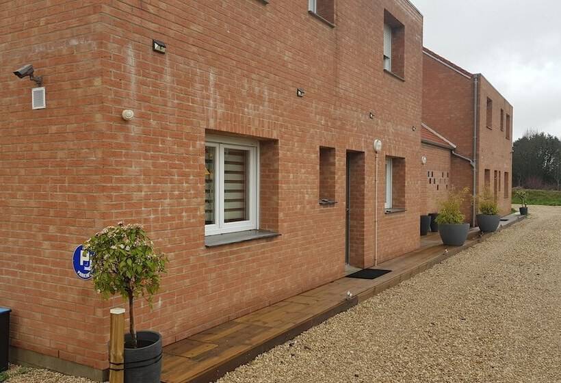 ペンション Les V Elements