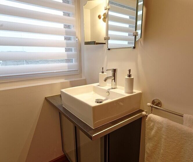 ペンション Les V Elements