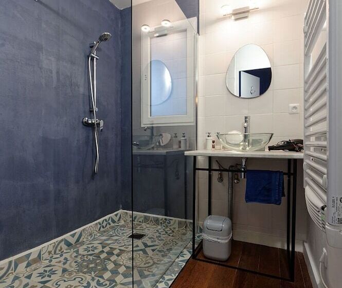 ペンション Les V Elements