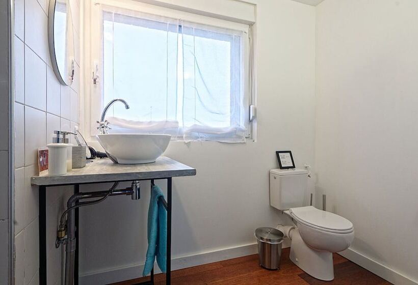 ペンション Les V Elements