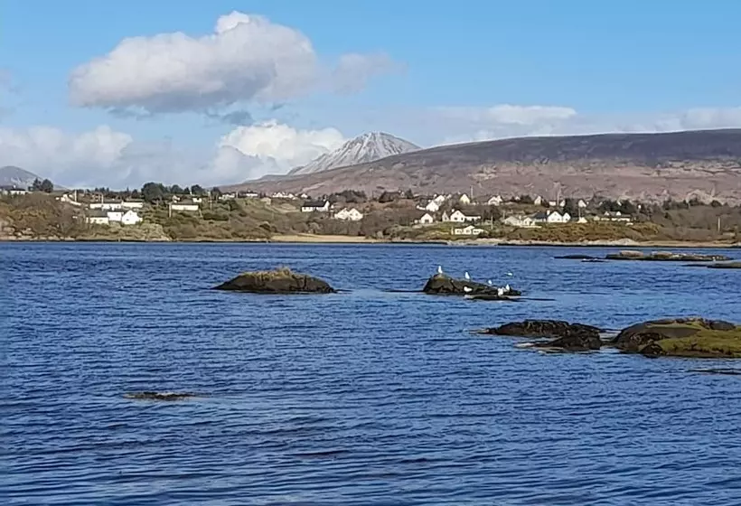 Teac Chondai Thatched Cottage
