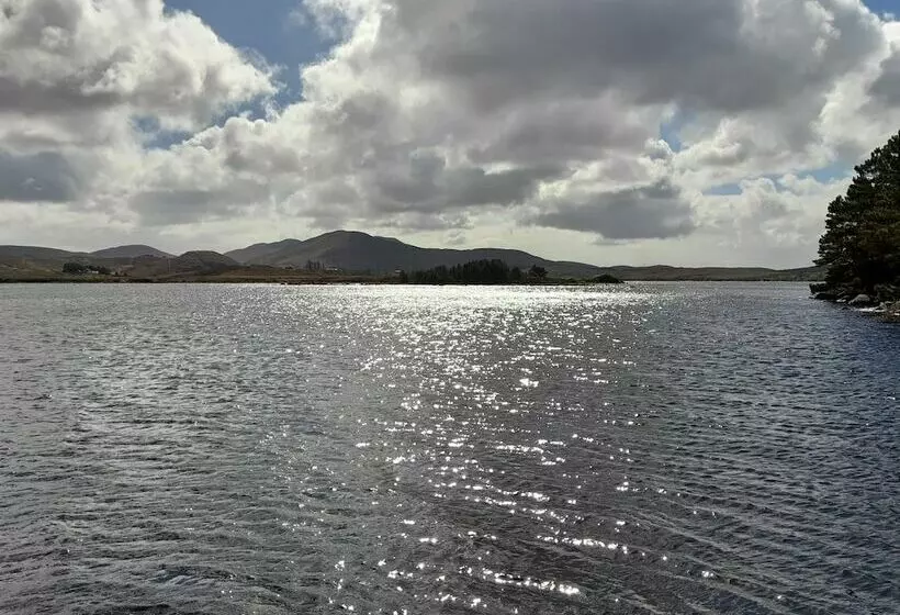 Teac Chondai Thatched Cottage