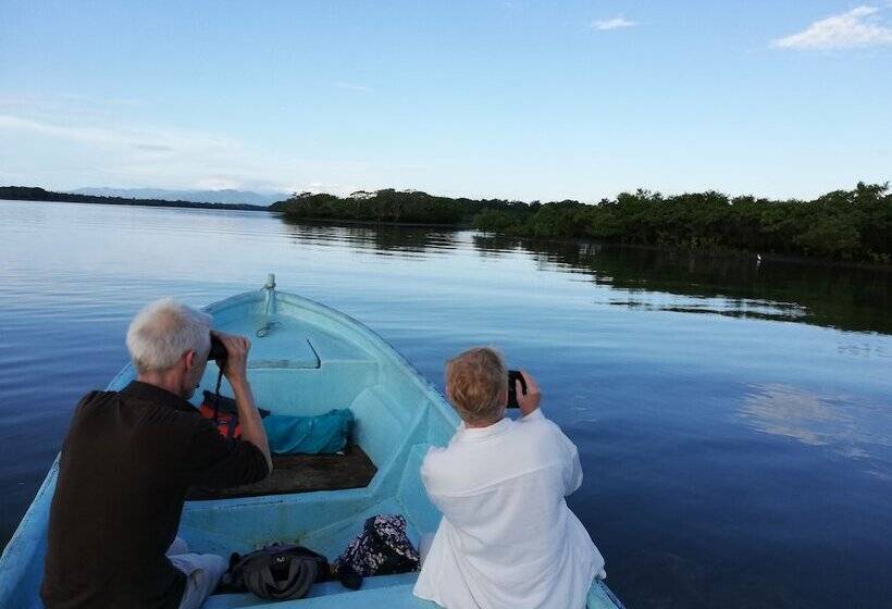 تختخواب و صبحانه Casa De Campo Pedasi