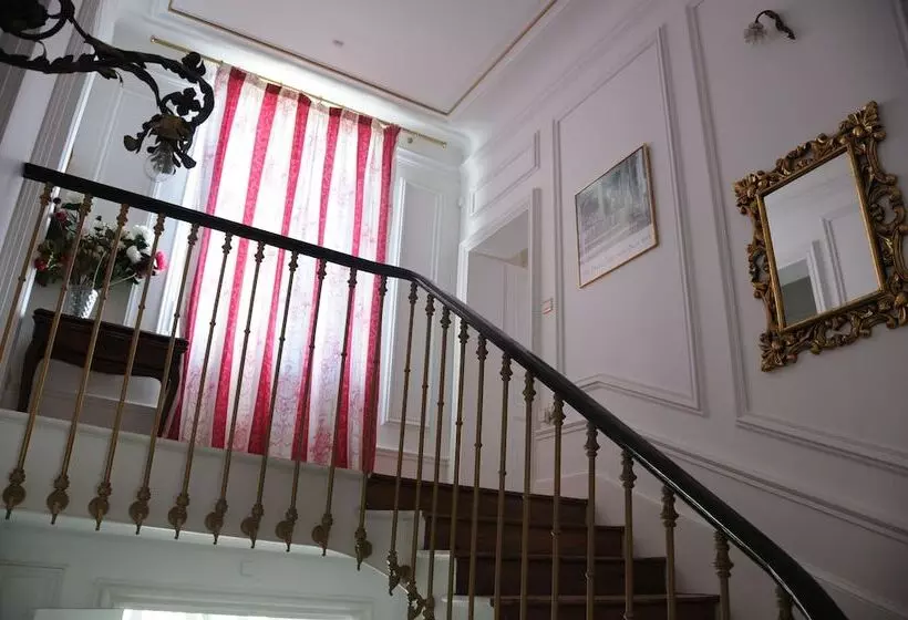 ベッドアンドブレックファースト Château De La Chaussée