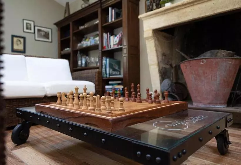 Aamiaismajoitus (B&B) Château La Gravière