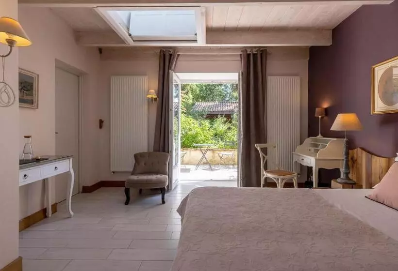 Aamiaismajoitus (B&B) Château La Gravière