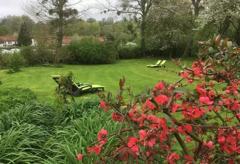 Aamiaismajoitus (B&B) Le Clos Dessyag