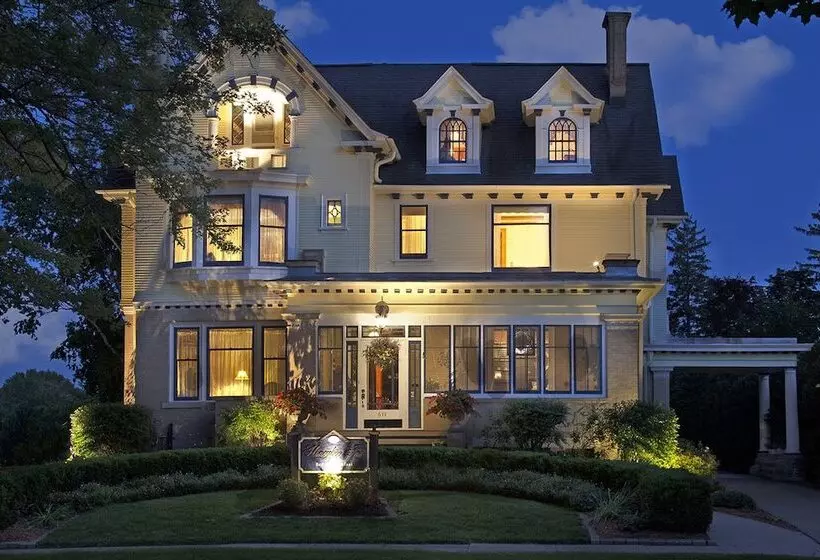 Honeybee Inn Bed & Breakfast