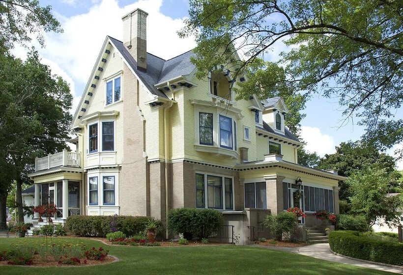 Honeybee Inn Bed & Breakfast