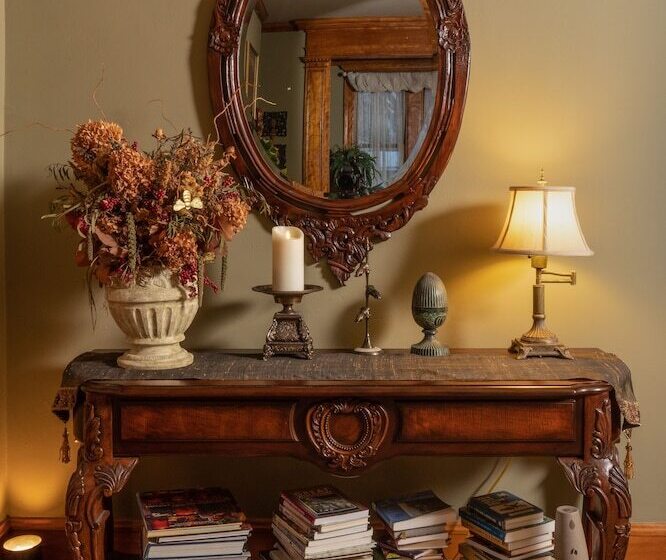 Honeybee Inn Bed & Breakfast