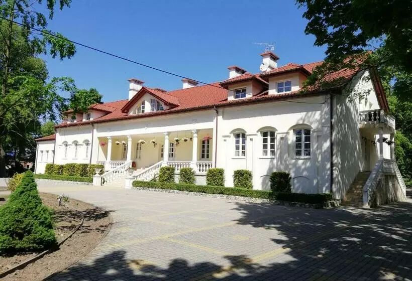 هتل Dworek Wola Ociecka