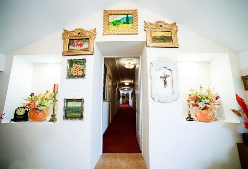 فندق Dworek Wola Ociecka